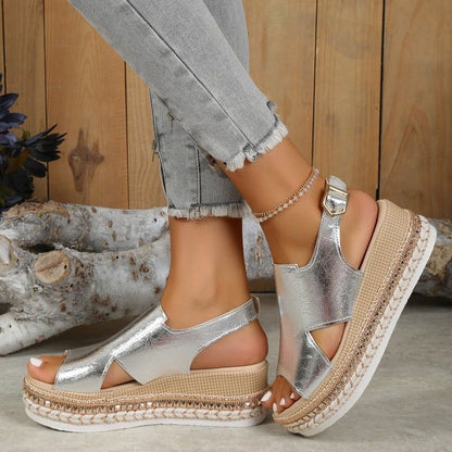 Sandales d'Été Brillantes – Design Ajouré & Bout Ouvert – Semelle Compensée Femme